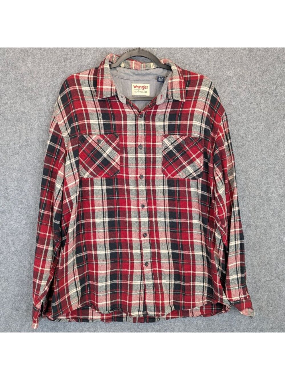 Wrangler Authentics Mens Size XL Red Plaid Flannel Shirt Button-Up Long Sleeve